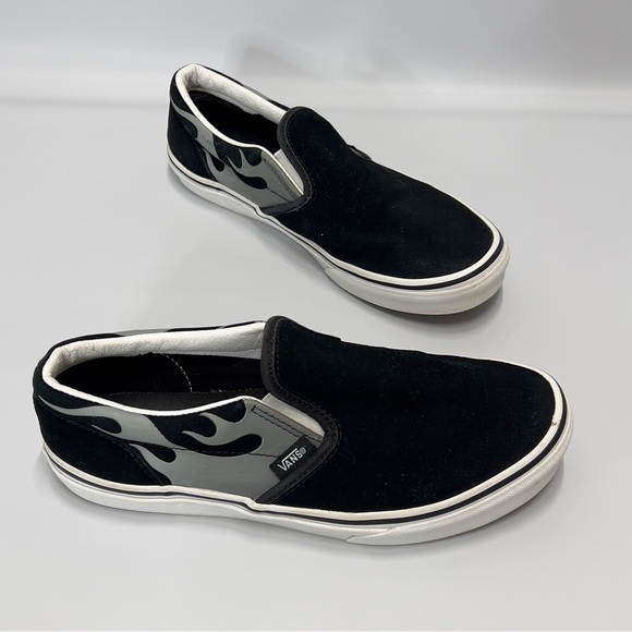 Vans Other - VANS black and Gray  Flames US 6 Juniors slip On Sneaker Shoe